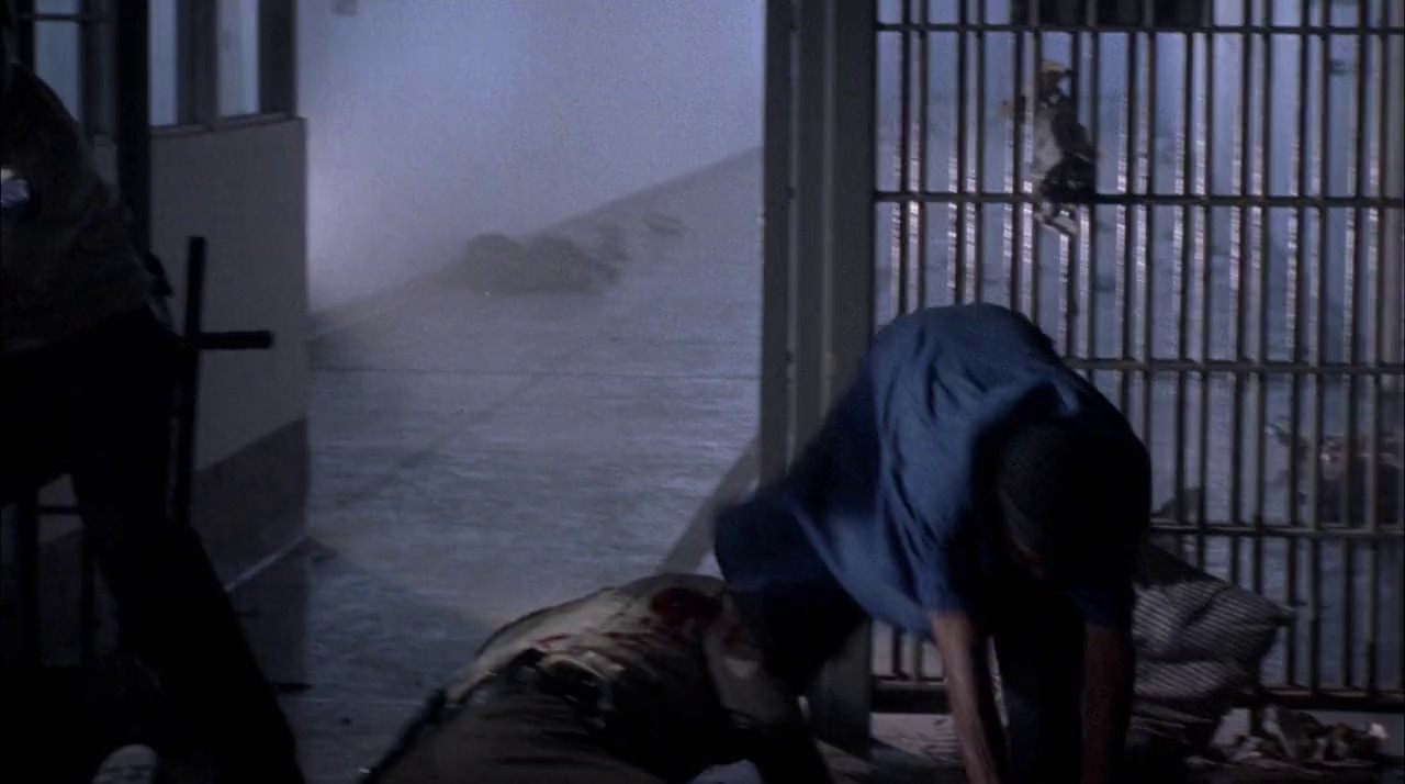 Half Past Dead 2 (2007) WEBRip Hindi + Tam + Eng 720p x264 AVC AAC 2.0.mkv.0001